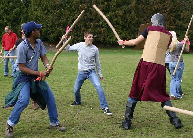 Cardboard Tube Fighting League (67 pics)