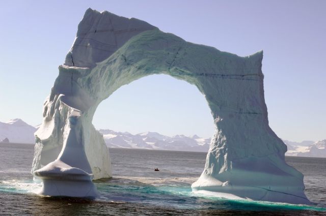 Icebergs (50 pics)