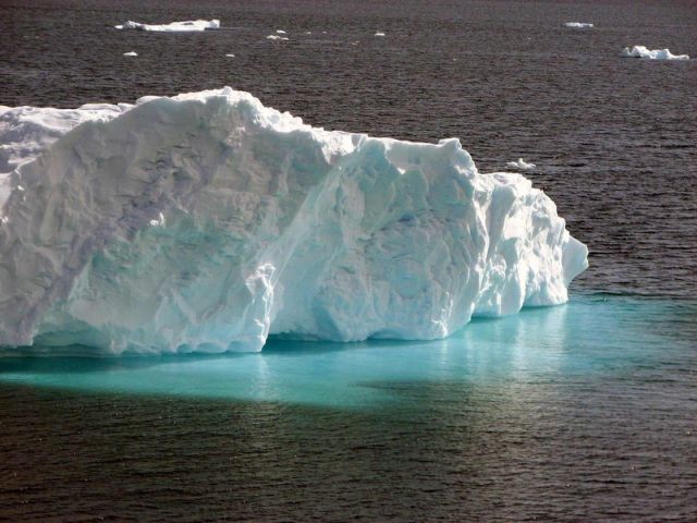 Icebergs (50 pics)