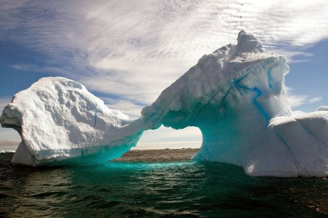 Icebergs (50 pics)