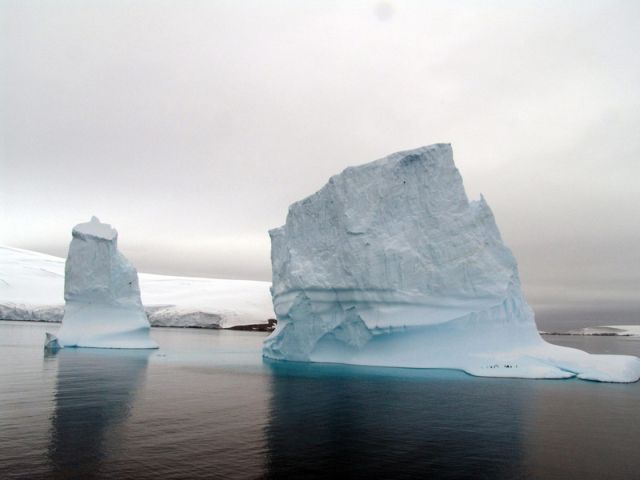 Icebergs (50 pics)