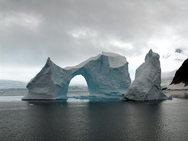 Icebergs (50 pics)