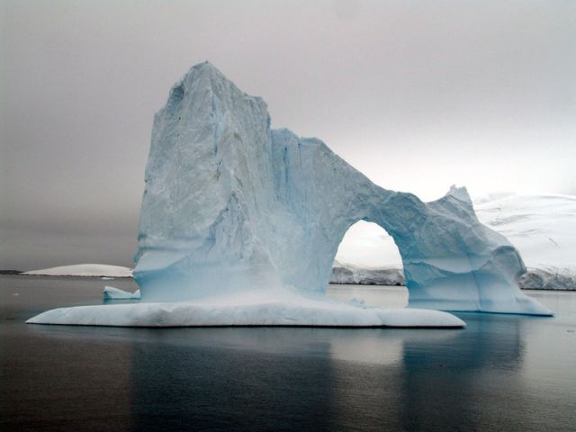 Icebergs (50 pics)