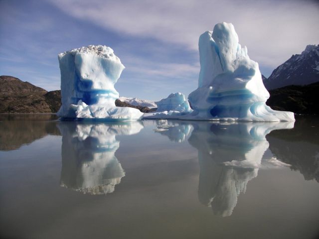 Icebergs (50 pics)