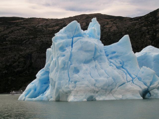 Icebergs (50 pics)