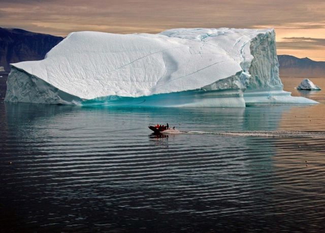 Icebergs (50 pics)