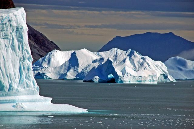 Icebergs (50 pics)
