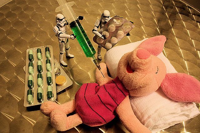 Lego Millennium Falcon (35 pics)