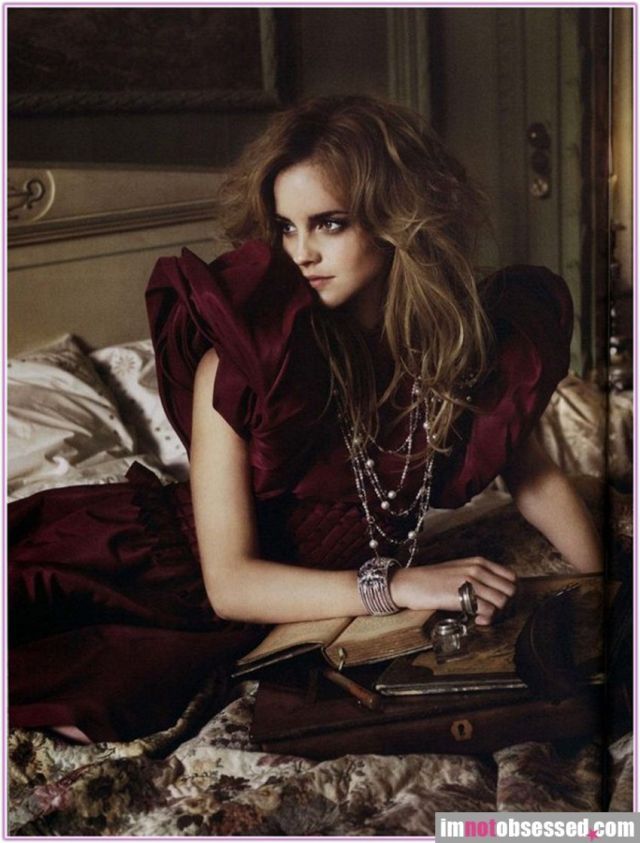 Emma Watson in Vogue magazine (9 pics)