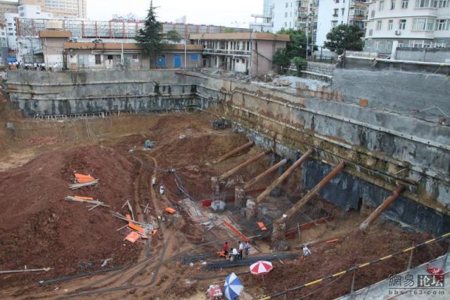 Another construction works that turned out not so good (4 pics)