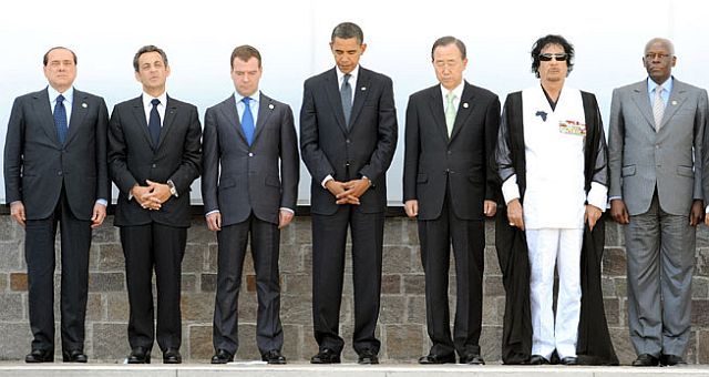 Colonel Gaddafi has his own style (30 pics)