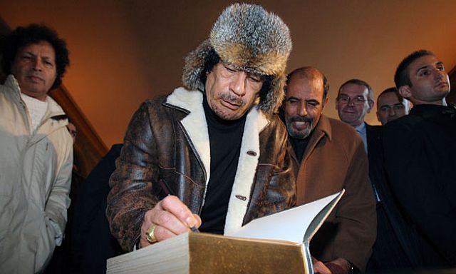 Colonel Gaddafi has his own style (30 pics)