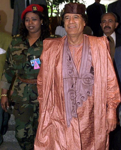 Colonel Gaddafi has his own style (30 pics)