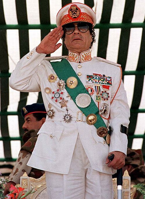 Colonel Gaddafi has his own style (30 pics)