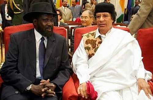 Colonel Gaddafi has his own style (30 pics)