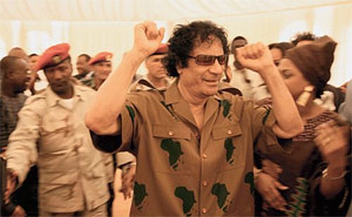 Colonel Gaddafi has his own style (30 pics)