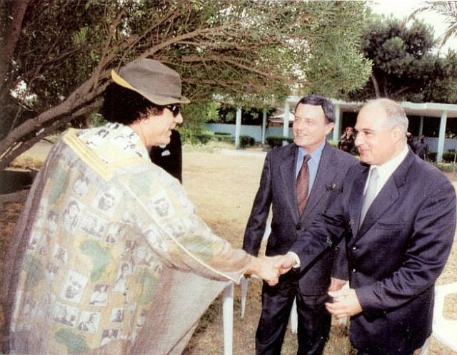 Colonel Gaddafi has his own style (30 pics)