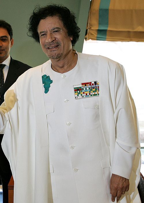 Colonel Gaddafi has his own style (30 pics)