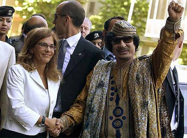 Colonel Gaddafi has his own style (30 pics)