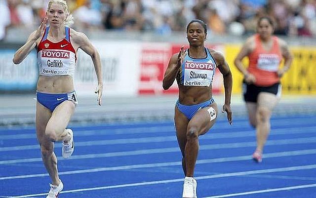 210 lb female Samoan shot-putter participated in World Championships 100m!! (11 pics)