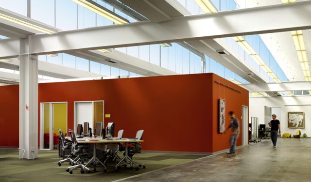 Who’s got the cooler office? (43 pics)