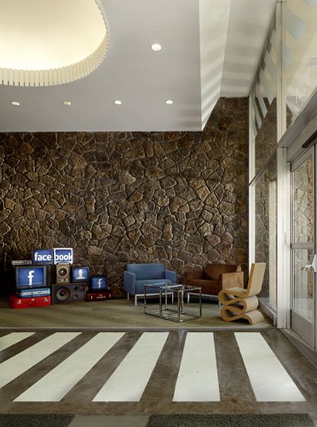 Who’s got the cooler office? (43 pics)