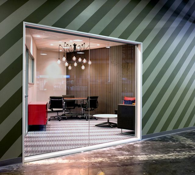 Who’s got the cooler office? (43 pics)