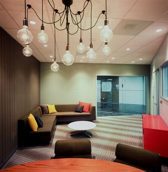 Who’s got the cooler office? (43 pics)