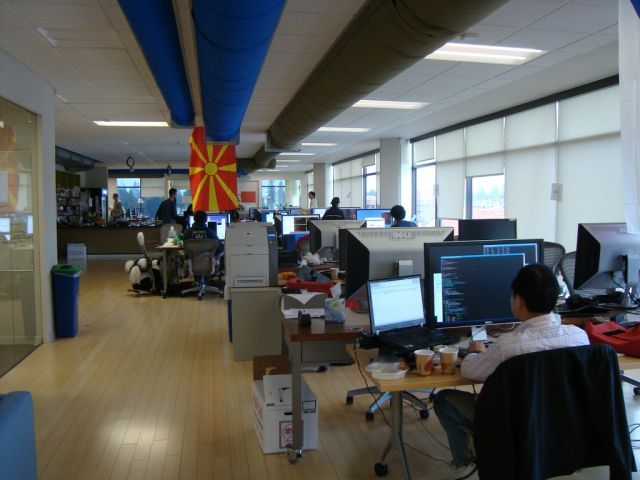 Who’s got the cooler office? (43 pics)