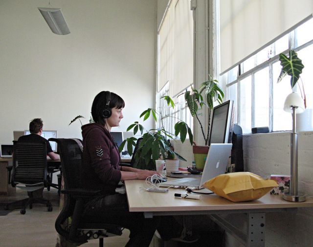 Who’s got the cooler office? (43 pics)