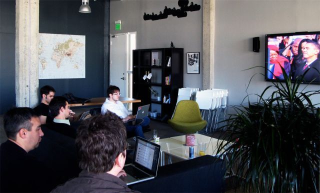 Who’s got the cooler office? (43 pics)