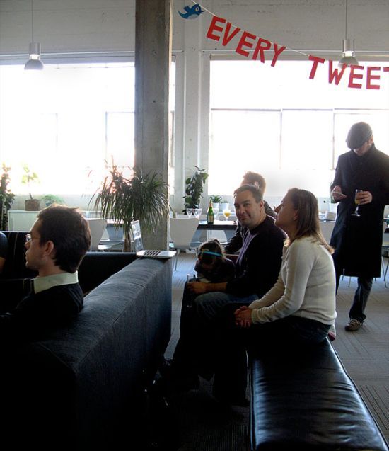 Who’s got the cooler office? (43 pics)