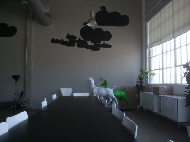 Who’s got the cooler office? (43 pics)
