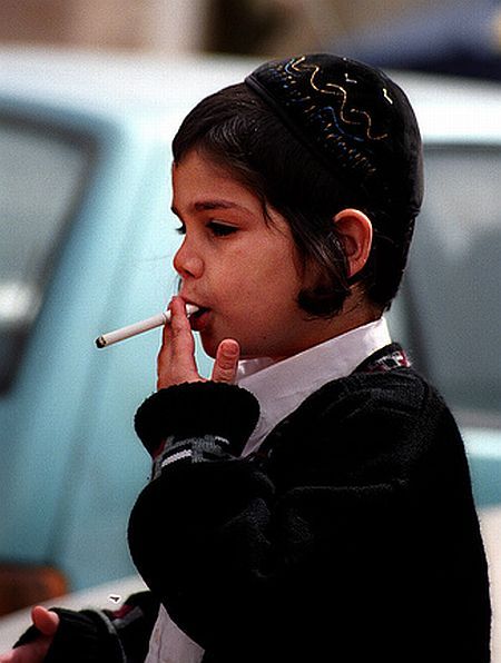 Children and cigarettes (45 pics)
