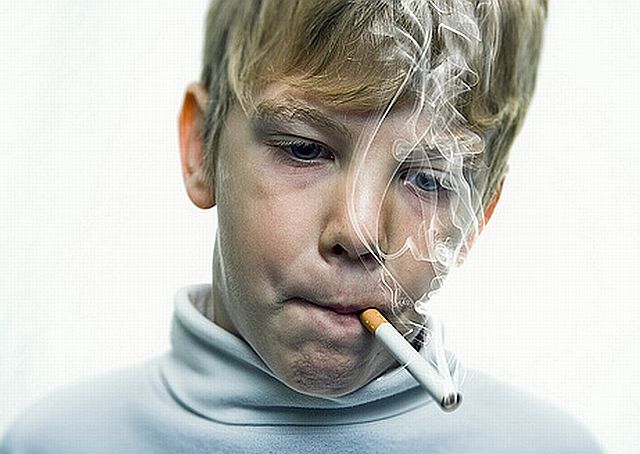 Children and cigarettes (45 pics)