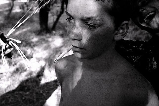 Children and cigarettes (45 pics)