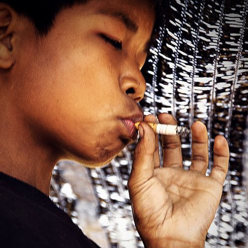 Children and cigarettes (45 pics)