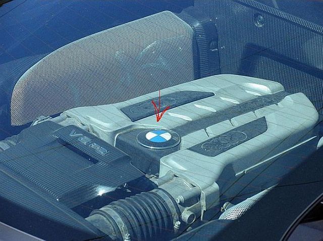 How to transform an Audi R8 into a BMW 850i (3 pics)