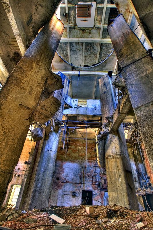 Abandoned industrial sites HDR pictures (24 pics)