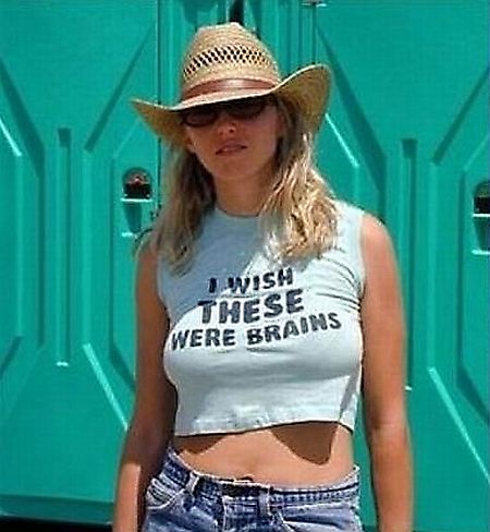 Do you know what said the last T-shirt you put on? (39 pics)