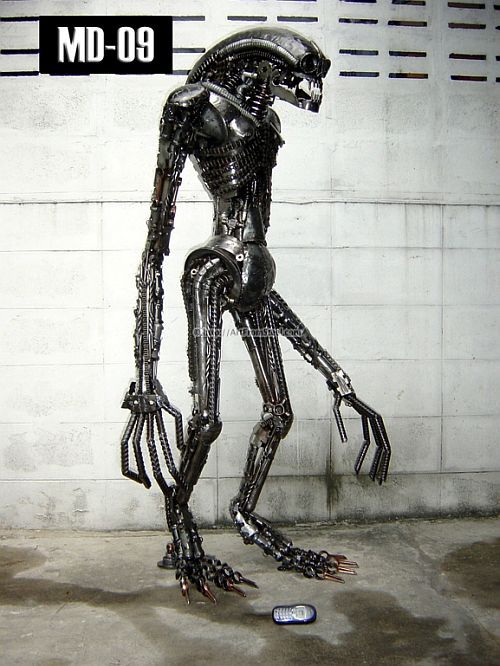Hand-made recycled statues (77 pics)