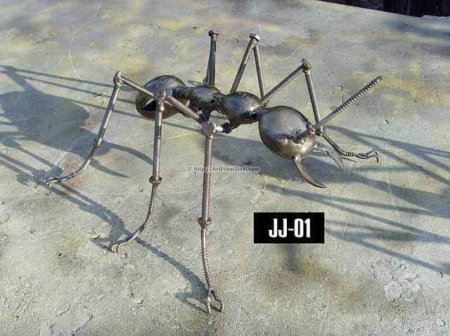 Hand-made recycled statues (77 pics)