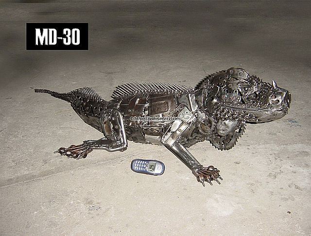 Hand-made recycled statues (77 pics)