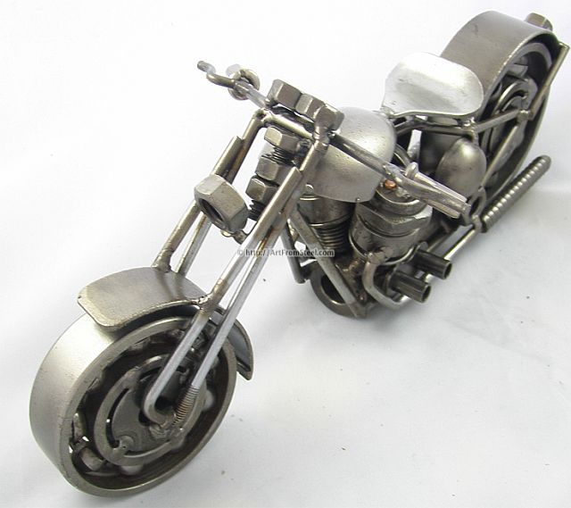 Hand-made recycled statues (77 pics)