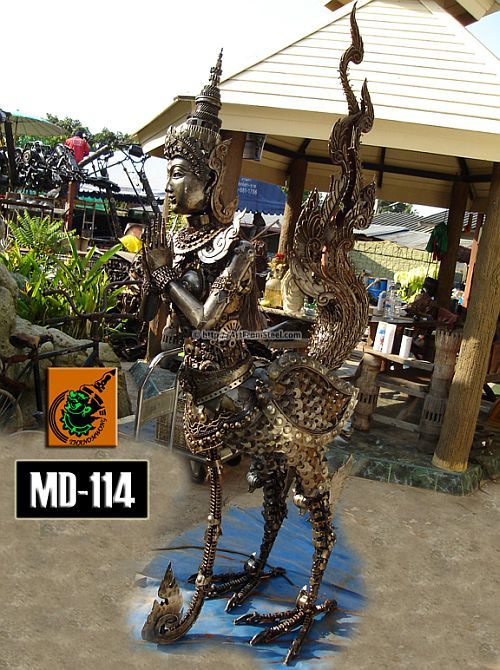 Hand-made recycled statues (77 pics)