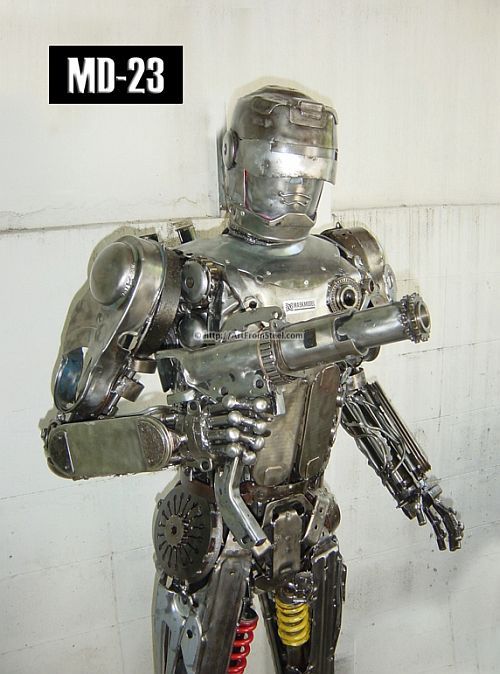 Hand-made recycled statues (77 pics)