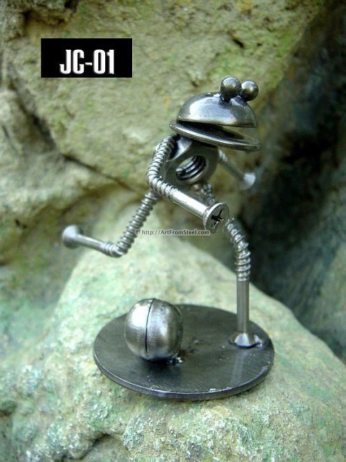 Hand-made recycled statues (77 pics)