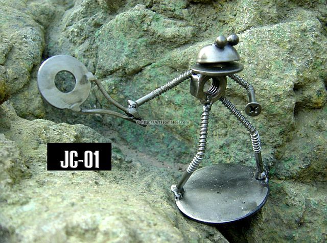 Hand-made recycled statues (77 pics)