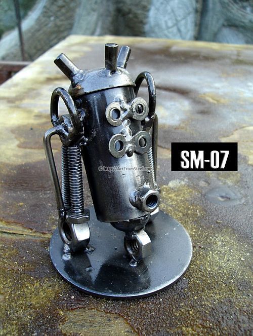 Hand-made recycled statues (77 pics)