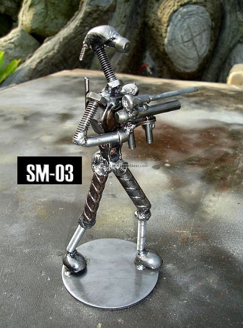 Hand-made recycled statues (77 pics)